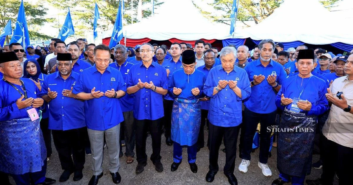 BN's top brass rally behind Onn Hafiz in show of unity ahead of Johor polls