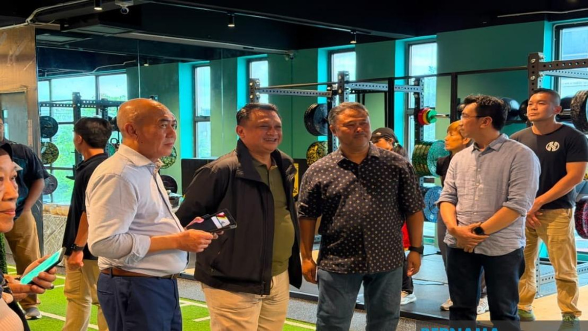 Strength Training Key to Preventing Falls in Malaysia's Ageing Population, Says Surgeon