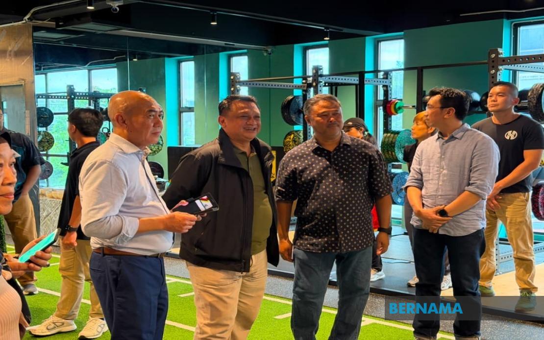 Strength Training Key to Preventing Falls in Malaysia's Ageing Population, Says Surgeon