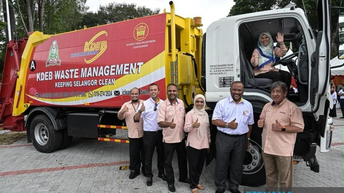 KDEBWM Rolls Out 33 New Waste Trucks to Boost Hulu Selangor Services