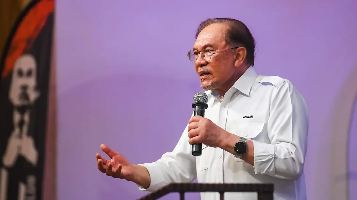 Anwar Ibrahim Warns of Affordable Housing Crisis in Johor as Property Prices Surge